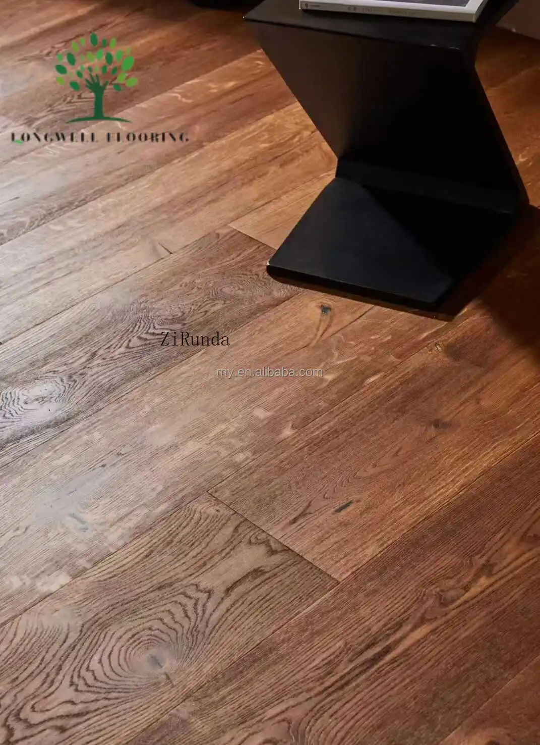 نسخة مخصصة من أرضيات خشب البلوط الصلبة ذات لوح عريض صديقة للبيئة للاستخدام المنزلي