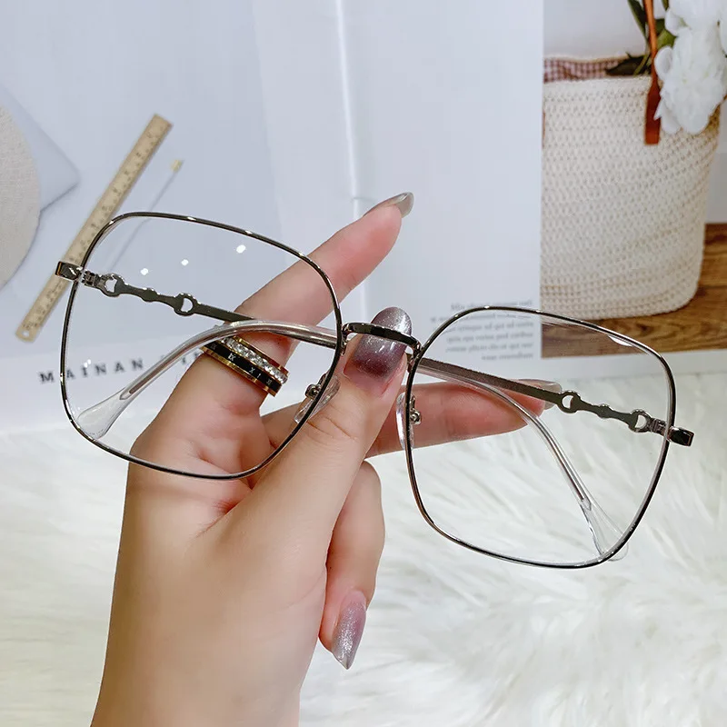 Anti Blue Light Glasses Retro Style Eyeglasses Frames Metal Frame Flat Glasses 2022 Eye Glasses for Women Clear Glasses Women