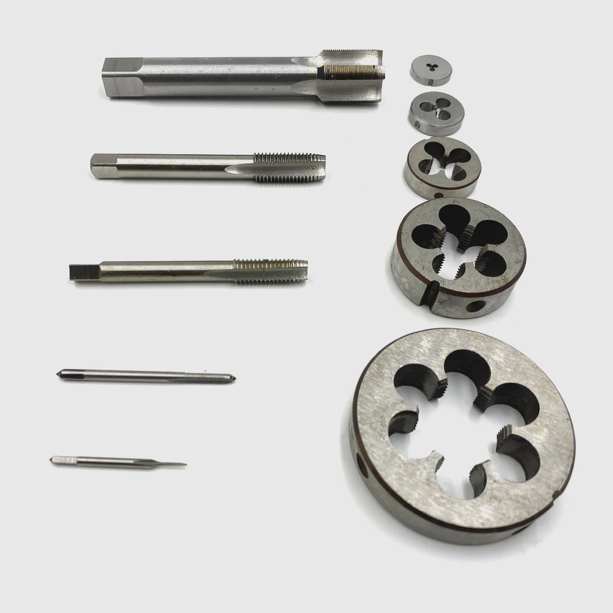 Conjunto M32 x 1.5 mm 1.5 Métrica Hss Torneira da Mão Direita & Morrer Rosqueamento para Usinagem de Ferramentas 1