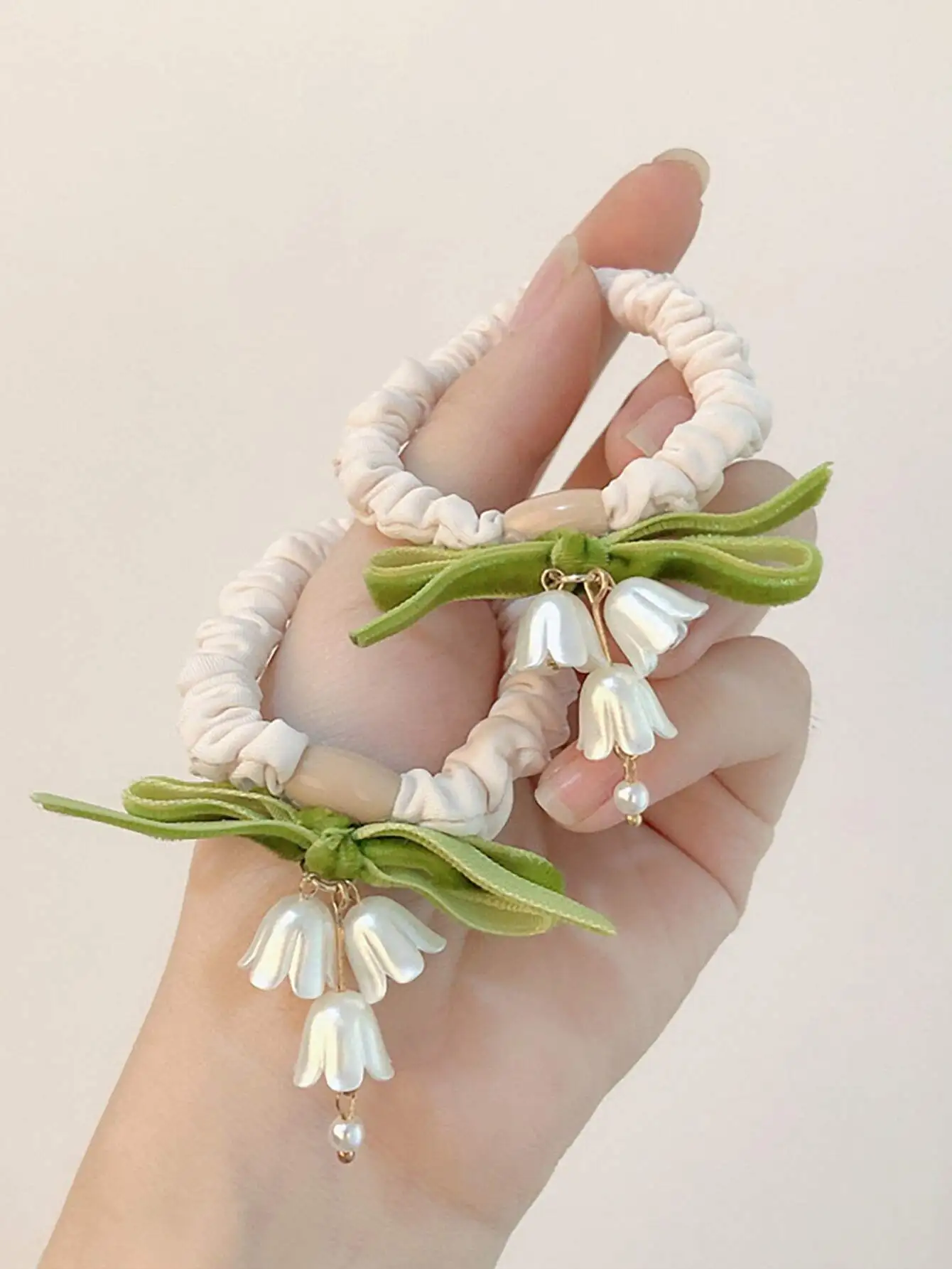 

2pcs Women Flower Decor Fashion Style Hair Tie Boho Ponytail Holders Hair Elastics Hair Rubber Bands Scrunchies Hair