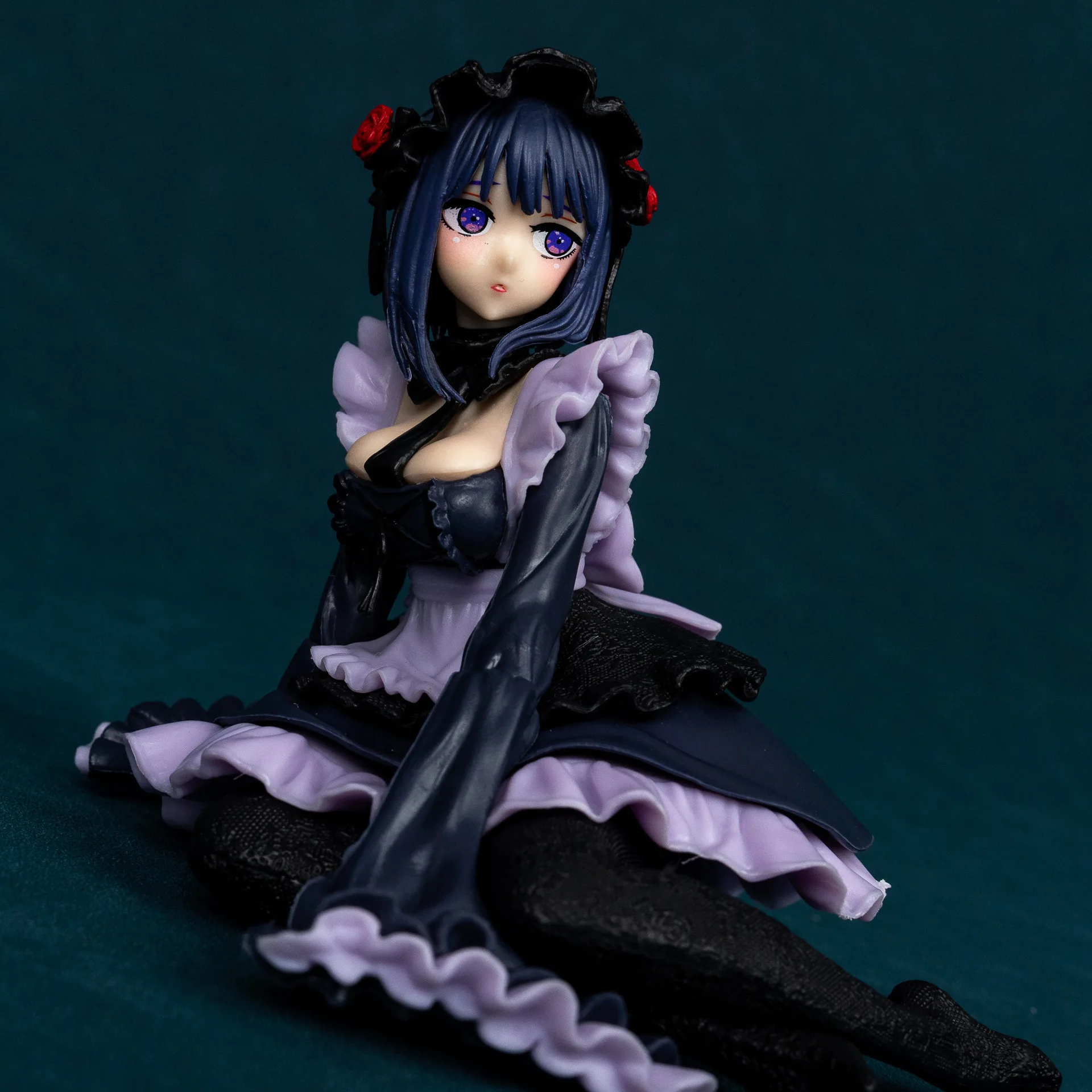 チェンジングドール 恋に落ちる 黒江雫 フィギュア 座りポーズ かわいいアニメ PCケースモデル オーナメント 絶妙な誕生日プレゼント