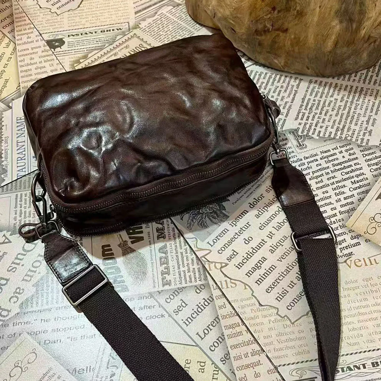 AETOO Casual men's three-dimensional genuine leather small square bag with pleated, retro, artistic and simple top layer vegetab