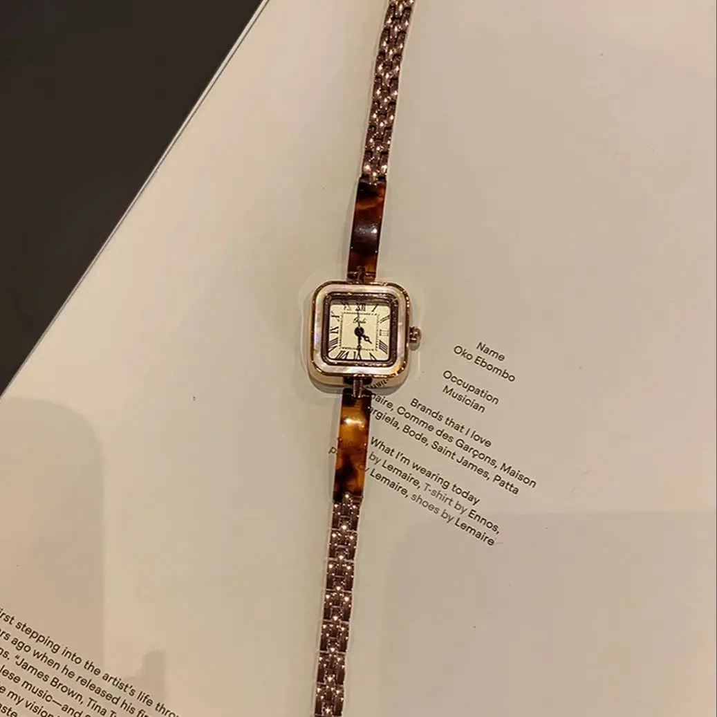 Luxury Vintage Women's Watches With Roman Numerals and Square Dial Quartz Ladies Watch with Amber Bracelet Perfect Gift NEW