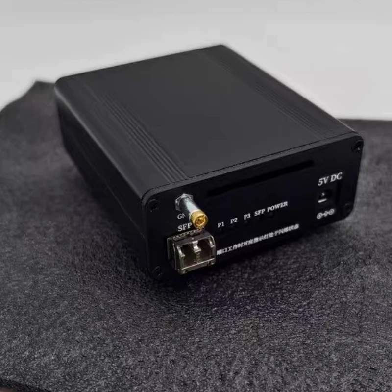 

HIFI-переключатель PLL5381 Версия со встроенными часами, три электрических порта и одного оптического порта