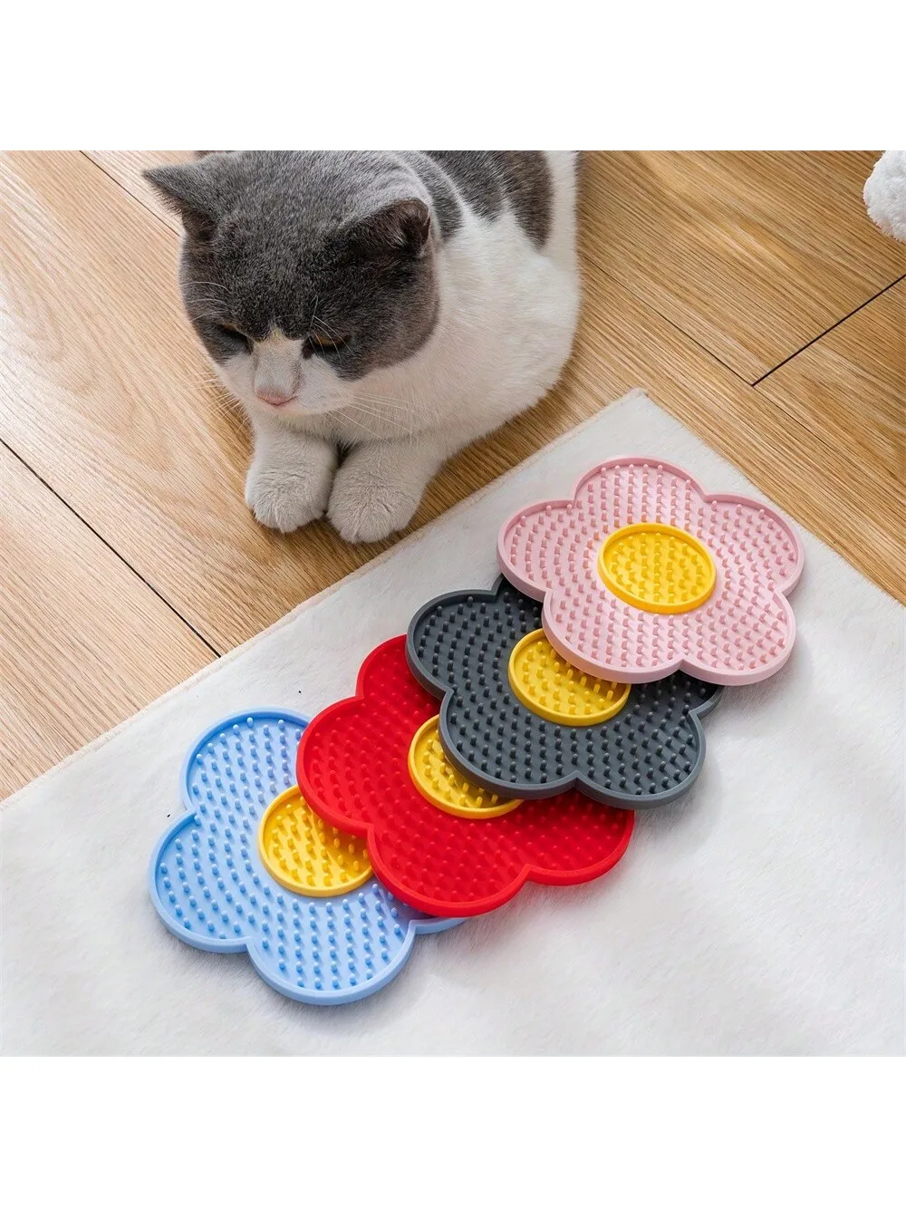 Flower-Shaped Silicone Cat Slow Feeder Mat, Lick Mat With Suction Cups, Non-Slip Pet Food Mat