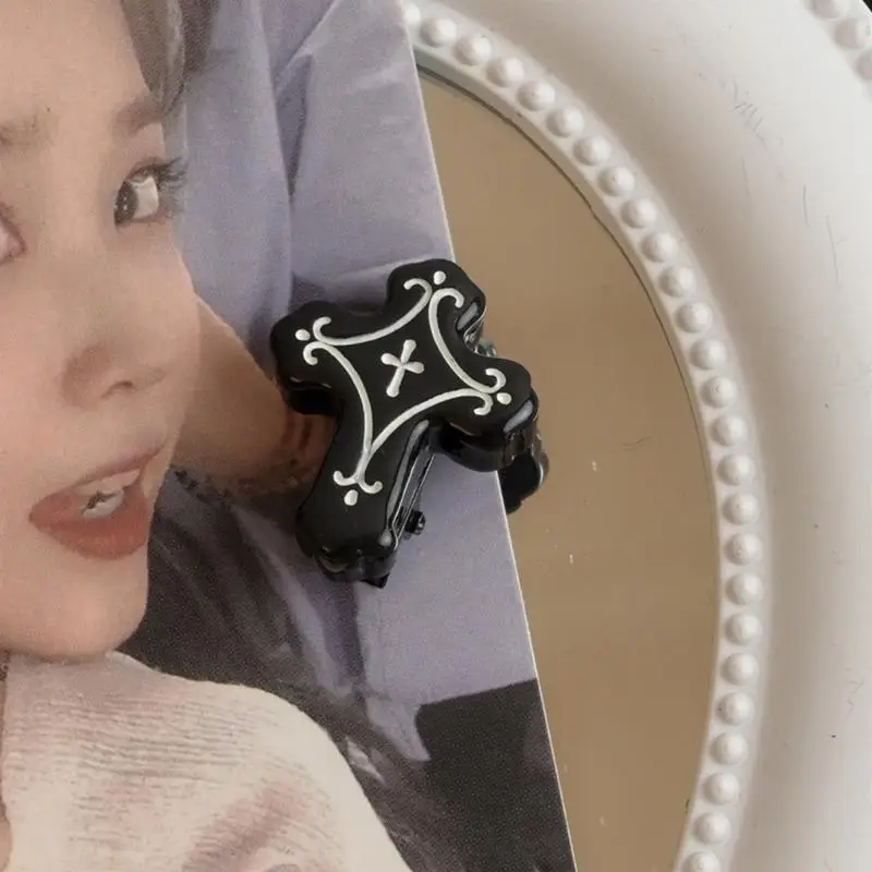 652F Mini Hair Clip Skull Wing Duckbill Hairpin Punk Shining Hair Clip for Summer Hairpins for Teenagers