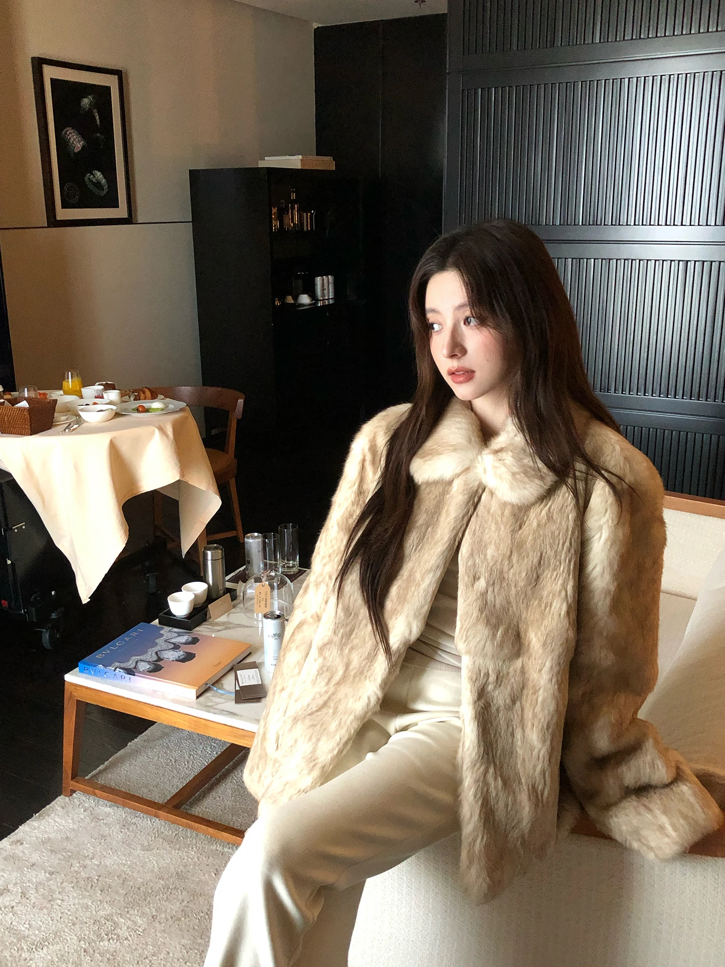 

Mitsuba Home Fur "Mis Gold Amber" Winter New Young Version Turn-down Collar Rabbit Fur Leather Coat Warm Windproof Comfortable