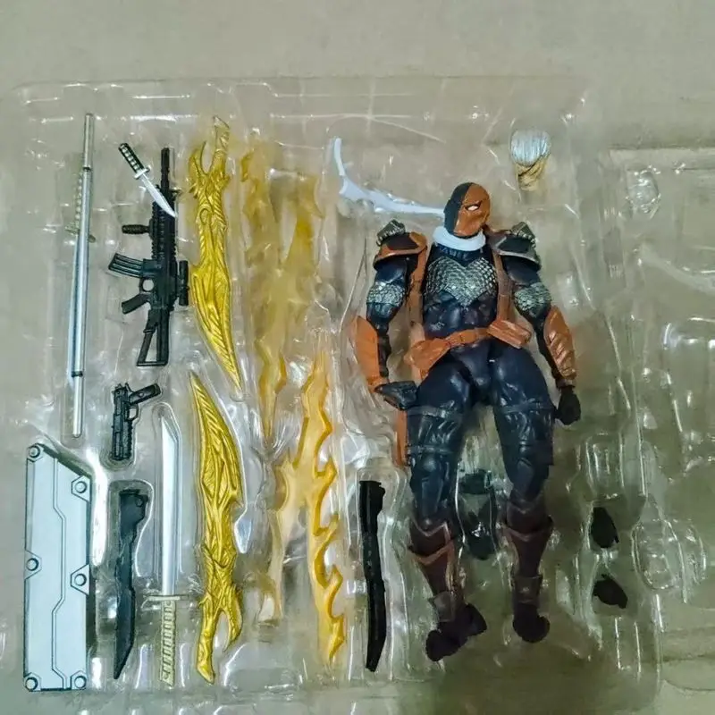In Stock Kaiyodo Amazing Yamaguchi Revoltech Deathstroke Slade Wilson Version 1.5 Action Figure Toy Model Gift