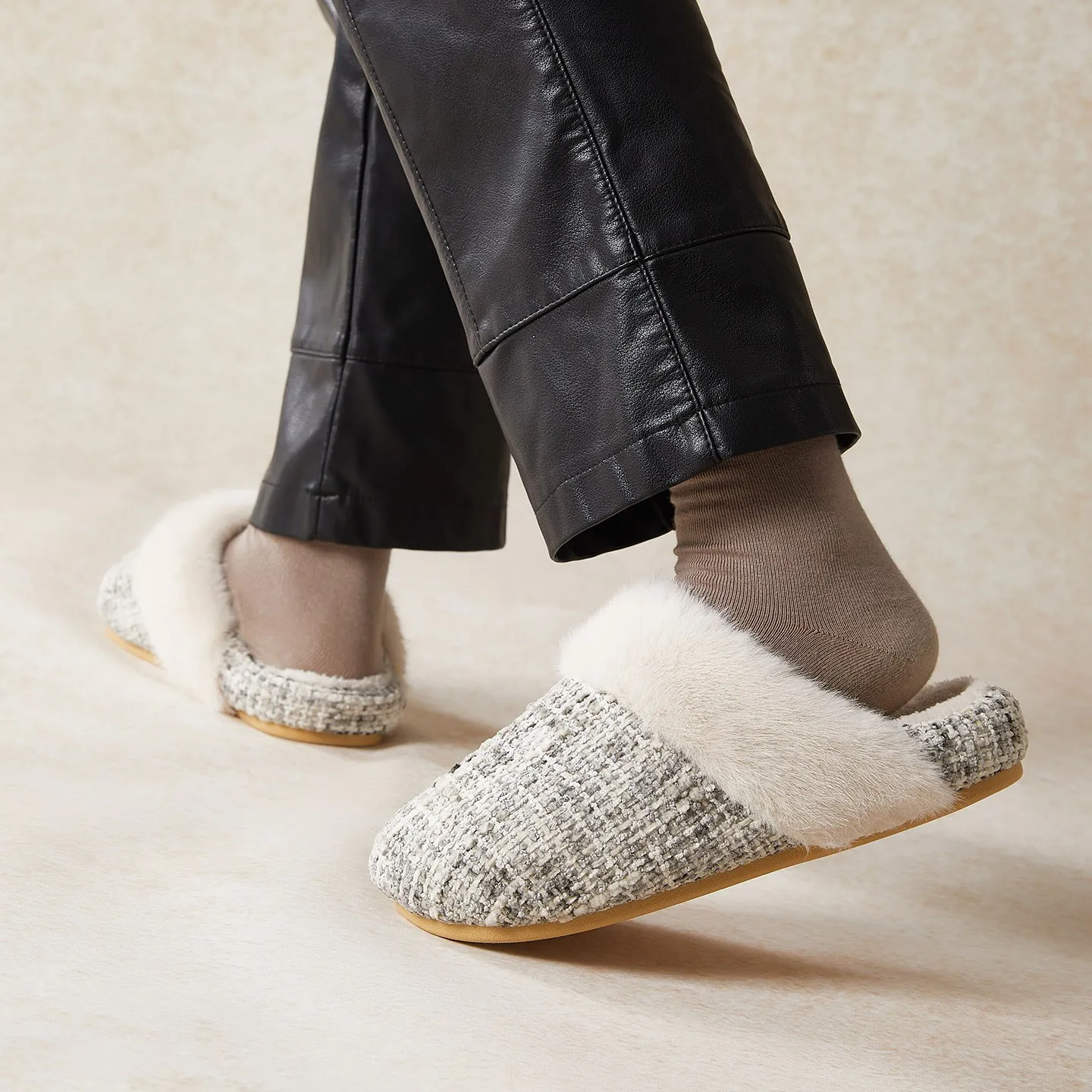 warm-plaid-cotton-slippers-women's-indoor-outdoor-fashionable-small-fragrance-style-shoes-autumn-winter-new-arrival-home-comfort