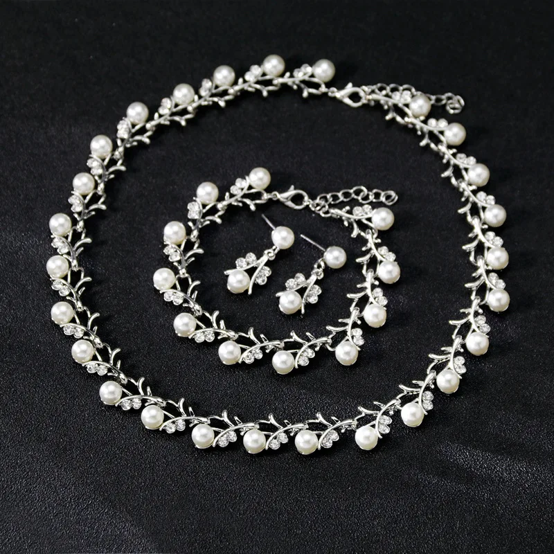 Luxury Rhinestone Pearls Choker Necklace Sets for Women Bridal Jewelry Sets Bracelet Earrings Bridal Costume Jewelry Fashion