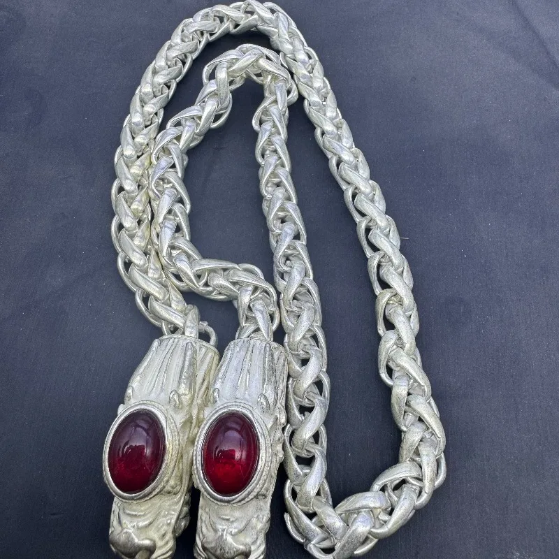 Collier tibétain vintage fait main en argent avec tête de dragon, collier audacieux à double dragon incrusté de jade rouge, bijou de cou oriental