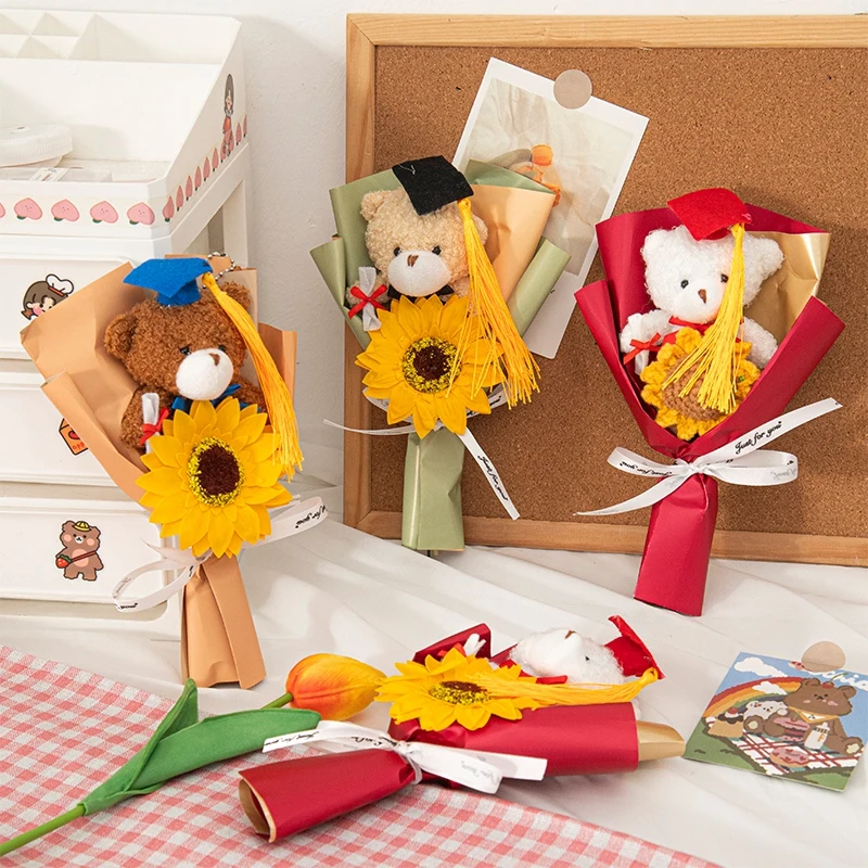 باقة عباد الشمس المنسوجة يدويًا للتخرج ، زهرة كروشيه للطبيب والدب ، هدية التخرج ، ديكور الحفلات