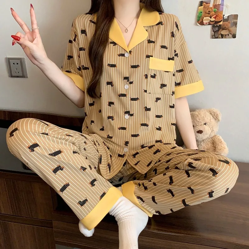 

Женский милый пижамный комплект с принтом таксы в полоску, летний, с коротким рукавом, из двух предметов, повседневная пижама на пуговицах