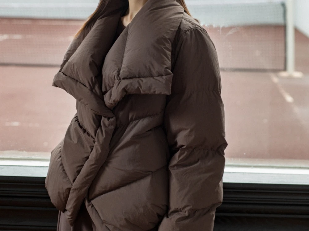 Diseña una chaqueta gruesa de algodón con cuello de solapa para mujer invierno 2025 nueva chaqueta de pan corta versátil informal