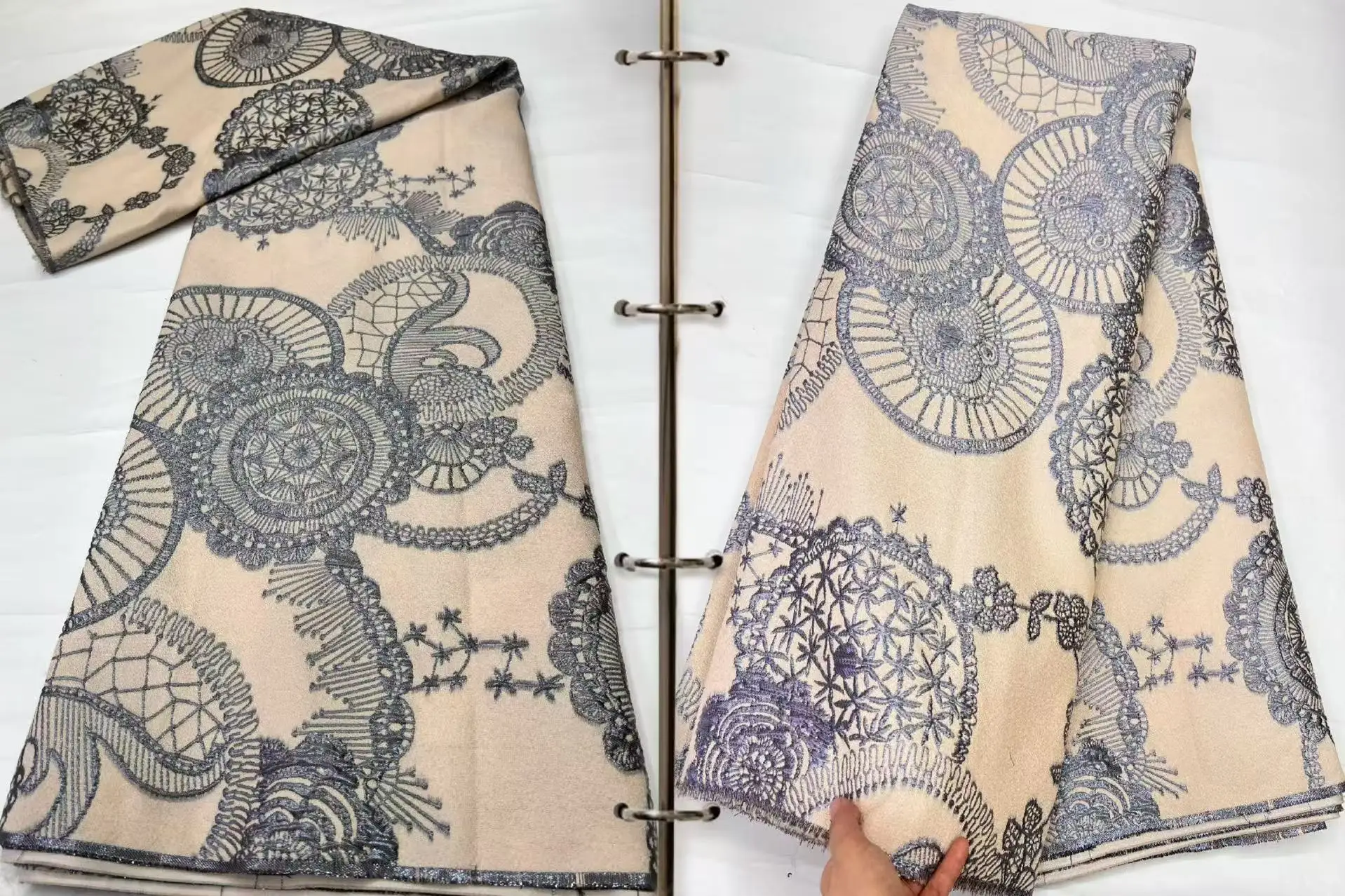telas-de-encaje-africano-dorado-5-yardas-encaje-brocado-jacquard-nigeriano-con-detalles-dorados-encaje-dorado-de-alta-calidad-2025-para-vestidos-de-fiesta-y-bodas