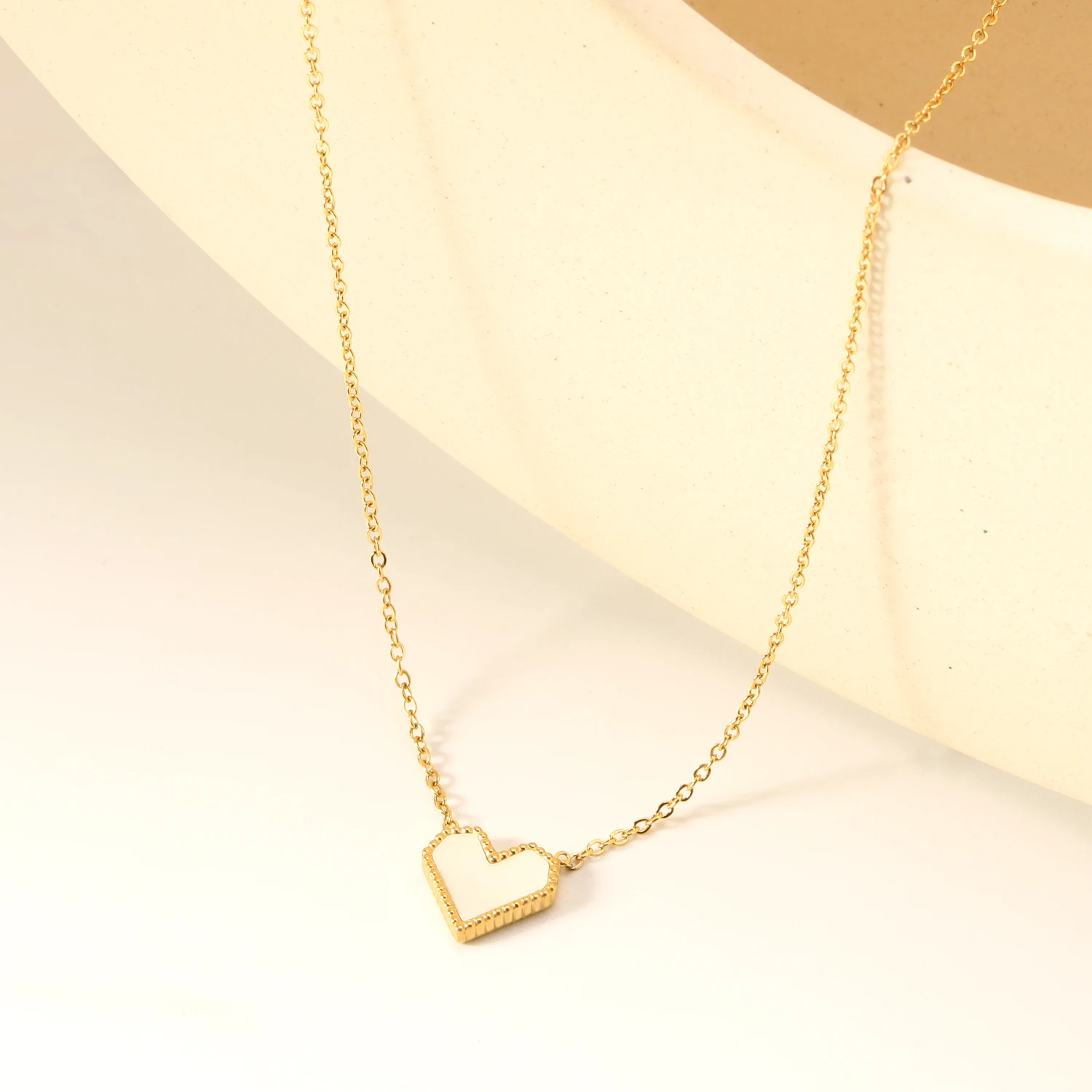 Stainless Steel Mother of Pearl Heart Pendant Necklace Women Gold Beaded Edge Thin Chain Daily Jewelry Gift
