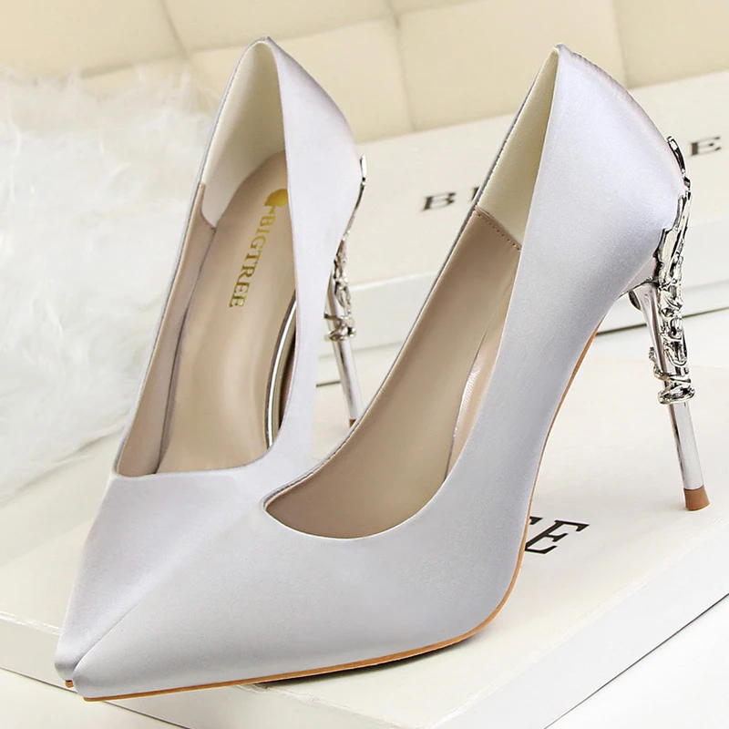 Frauen Luxus Metallic Dekoration Ferse Hochzeit Schuhe Dame Trendy 10 cm High Heels Spitz Schuhe Weibliche Premium Grau Schuhe