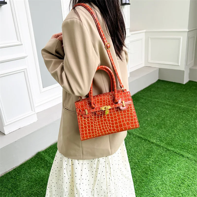 

2025 Trendy Crocodile Pattern Tote Bag - Women's Fashionable Large Capacity Shoulder Bag, Popular in Europe & America​​