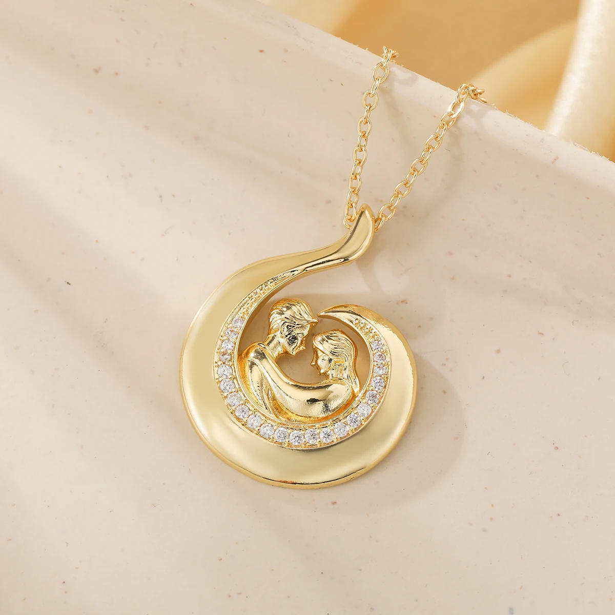 Warm and Charming Moon-Shaped Couple Portrait Pendant Necklace Made of Copper for Ladies, Suitable for Formal Events.