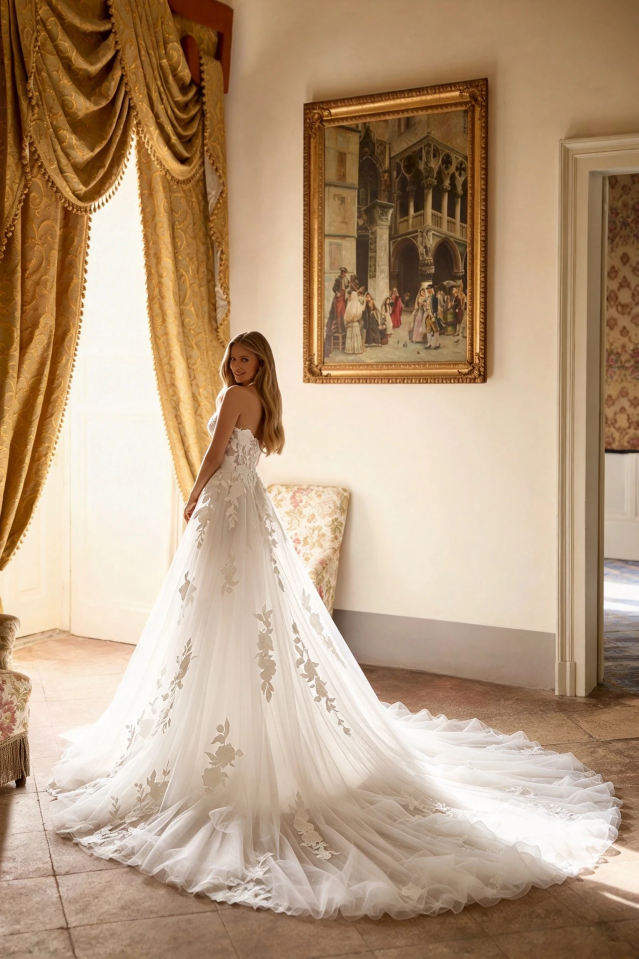 Lhuilier Customized A Line Halter Neck Tulle Wedding Dresses Lace Bridal Gown with Chapel Train