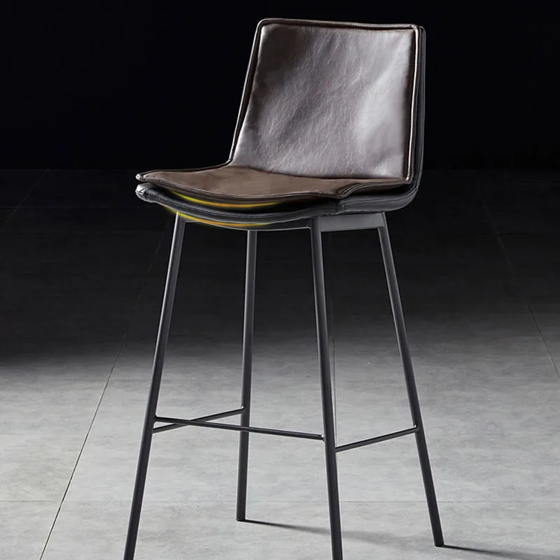 Tabourets de bar hauts design, esthétique moderne et relaxante, chaises de bar d'extérieur minimalistes, tabourets de plage en cuir, mobilier tendance