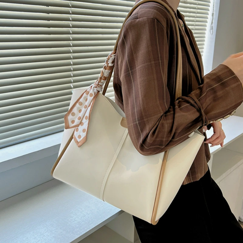 TRAVEASY 2024 Fashion Solid Color Scarves Tote Bag for Women Casual Large Capacity Female Armpit Bag Bucket Tote Bags for Ladies