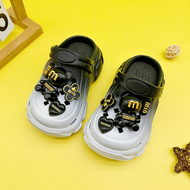 

Милые и универсальные семейные тапочки для мальчиков и девочек, новые мультяшные черные туфли с медведем из Евы, сандалии с нескользящим носком на мягкой подошве 606