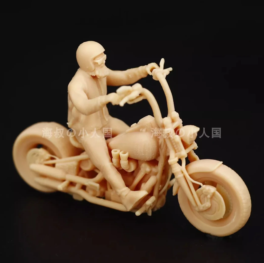 Man Pursues Dream Motorcycle 1/64 Miniature Figure Model 1/43 Diorama Scene Props For Cars Vehicles Toys Micro Creative Photogra