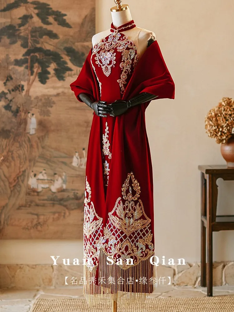 Heavy industry engagement cheongsam bride's wedding dress toasting banquet red