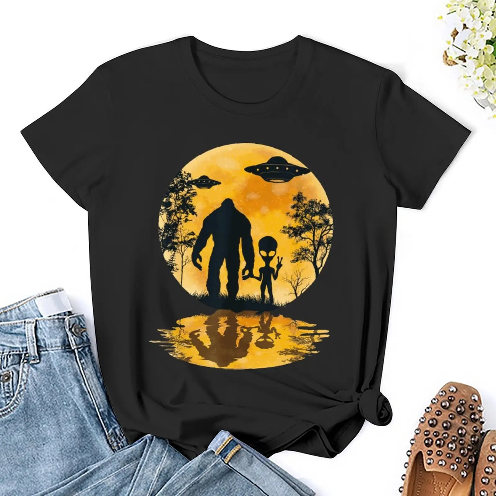 Alien Bigfoot Moon Printed T-shirt Short Sleeve Crew Neck Casual Top For Spring Summer Women\'s Plus Size Clothing Tee T-shirts