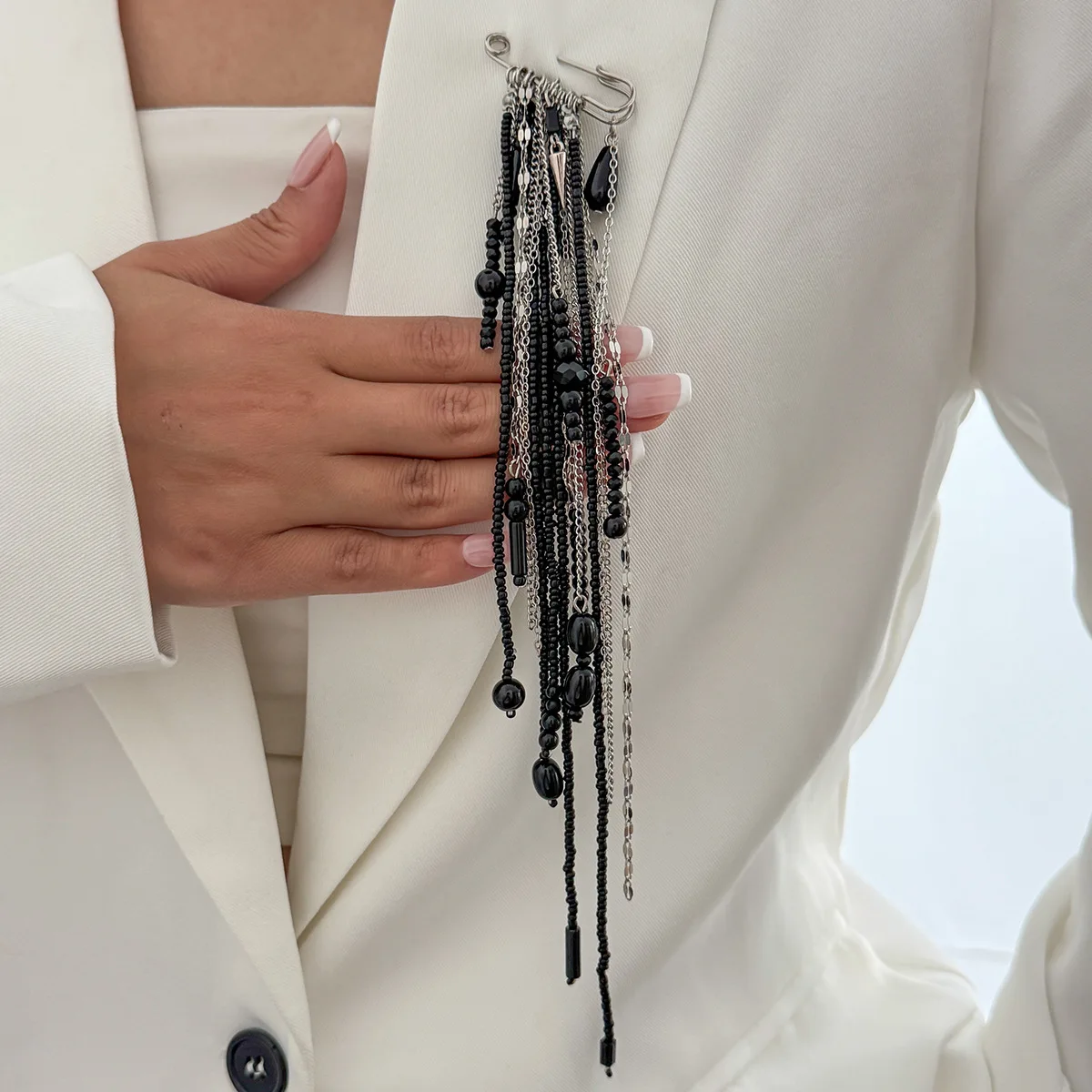 

Handmade Black Tassel Brooch Exaggerated Long Chain Crystal Rice Beads Multi-Layer Pin Fashion Women's Clothing Decor