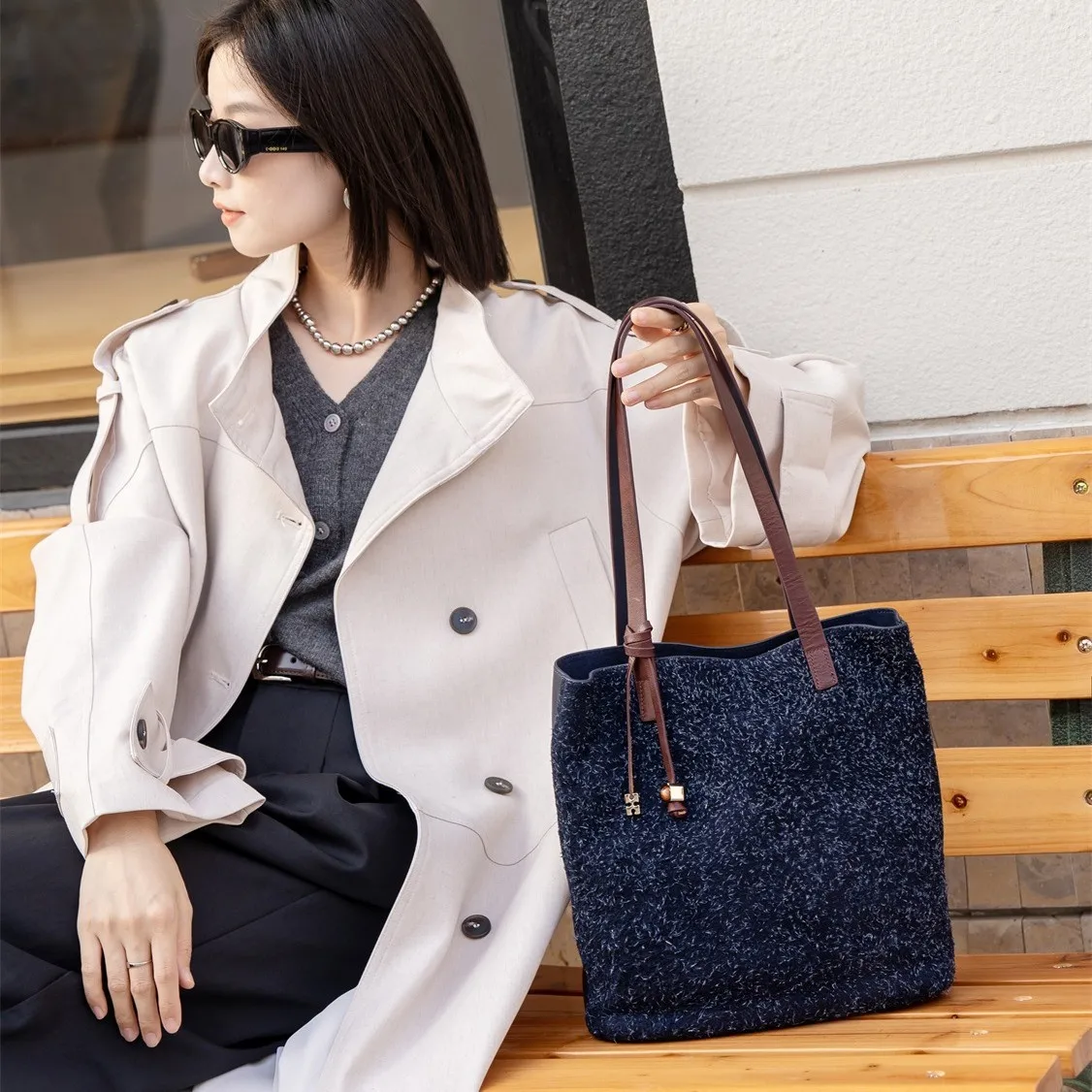 

Тонкая сумка для подгузников, не занимающая много места, подходит для небольших колясок, идеально подходит для городской жизни, ежедневных дел и коротких поездок.