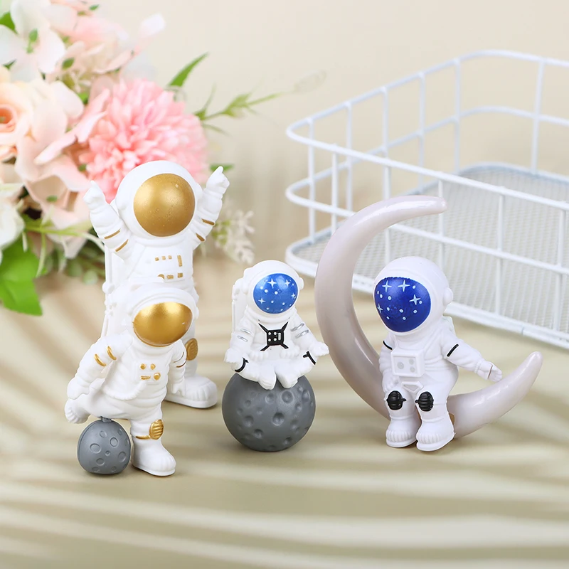 3/4Pcs astronauta figura statua figurina astronauta scultura giocattolo educativo Desktop Home Decor modello astronauta per regalo per bambini