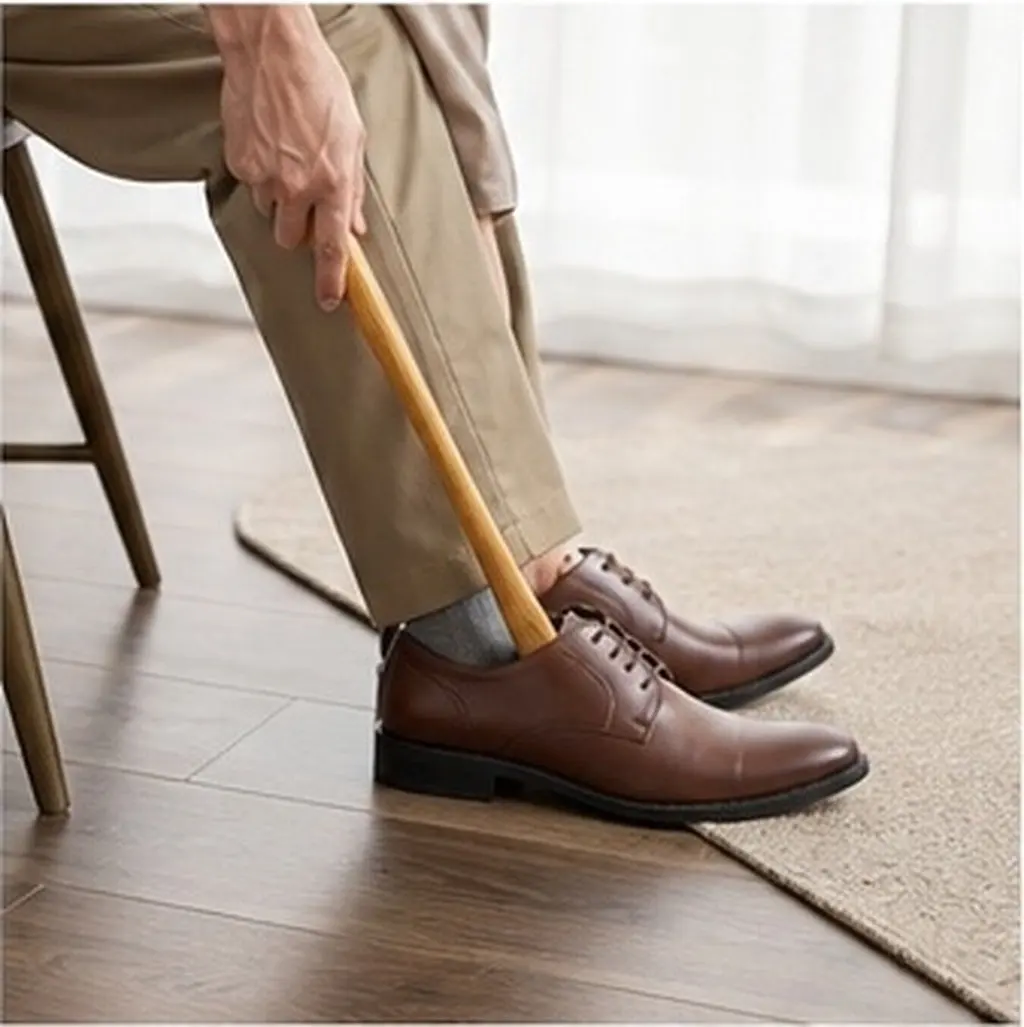 2Pcs Wooden Shoe Horns Long Short Handle Convenient Shoe Helpers for Men Women Elderly Boots Daily Use Seniors Shoehorn
