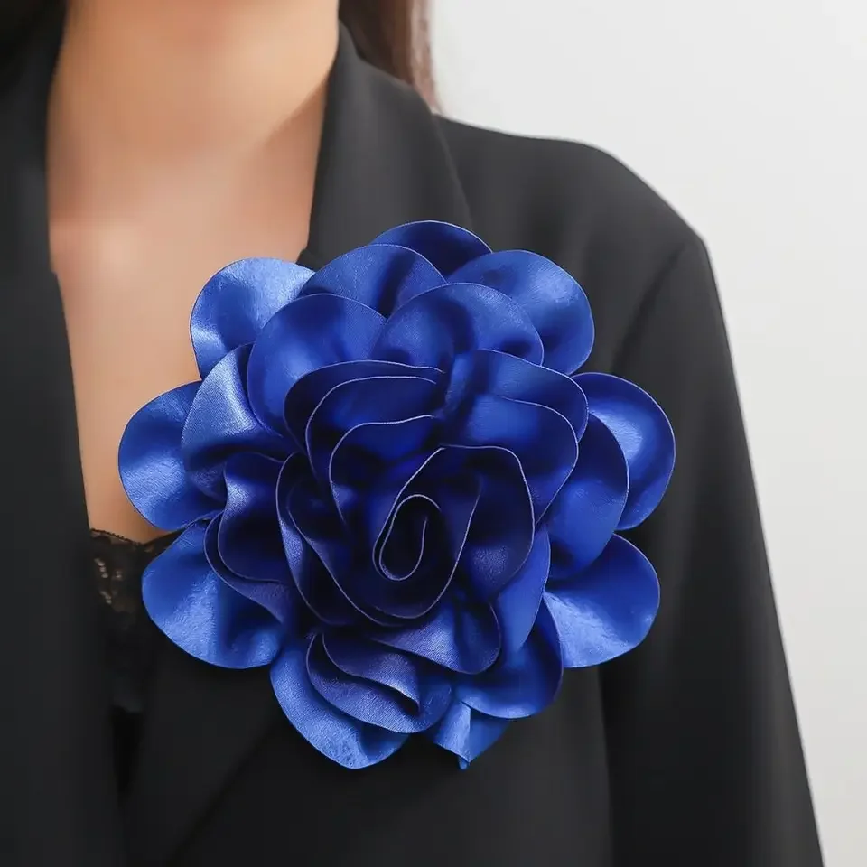 الأزياء 20CM بروش زهرة كبيرة الفرنسية شارة الساتان الزينة دبوس