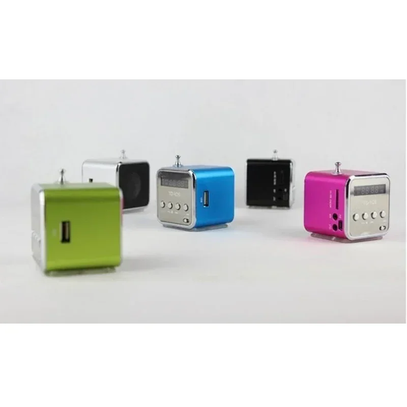 Mini radio portatile ricaricabile Mini radio portatile ad alta voce Bluetooth adatta per la musica del telefono cellulare del computer