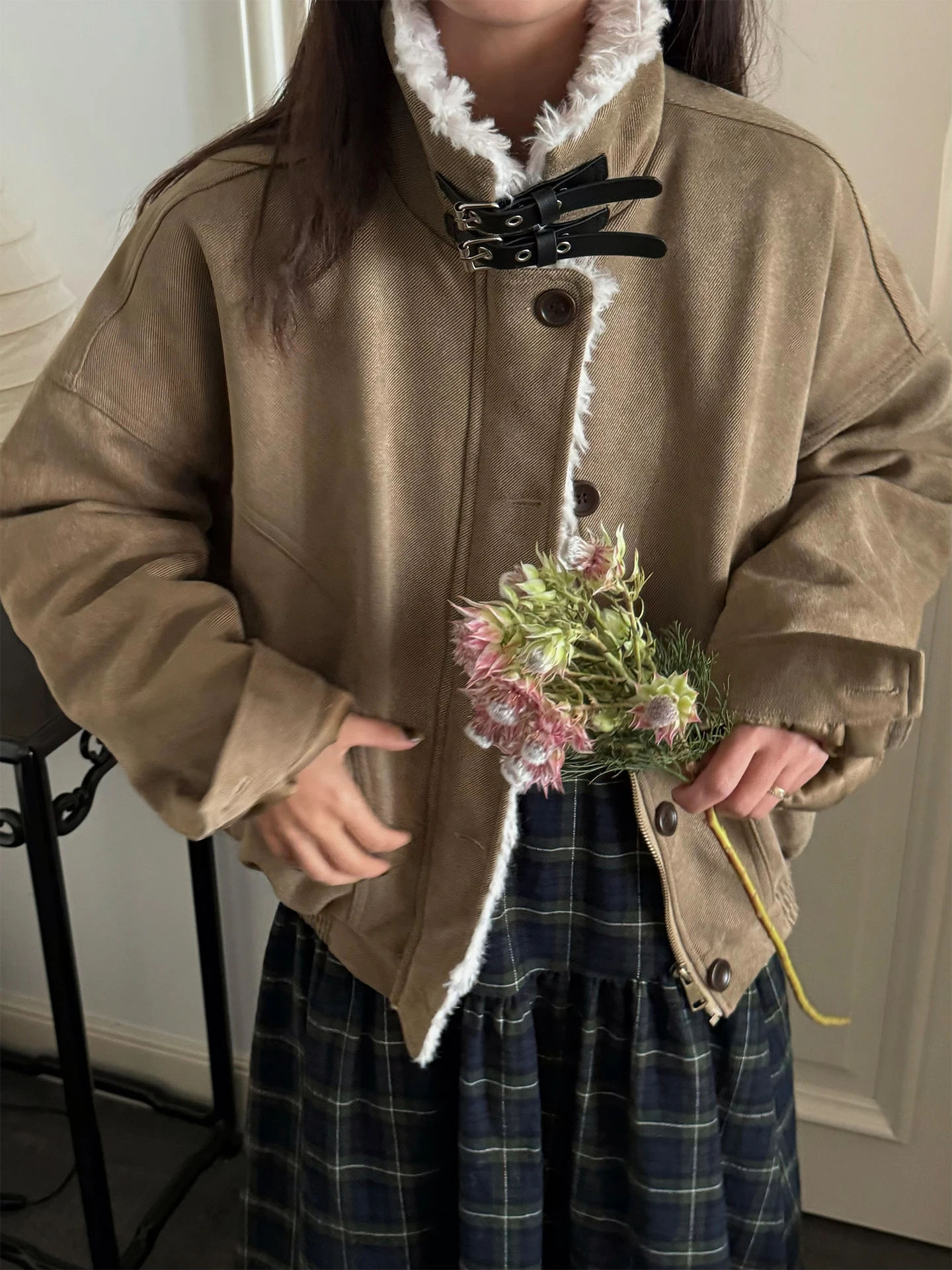 

Korean Sle Loose Faux Suede Fce Lined Warm Fur Collar Women's Winter Thiened Stand Collar Jaet Long Sve Regular L...