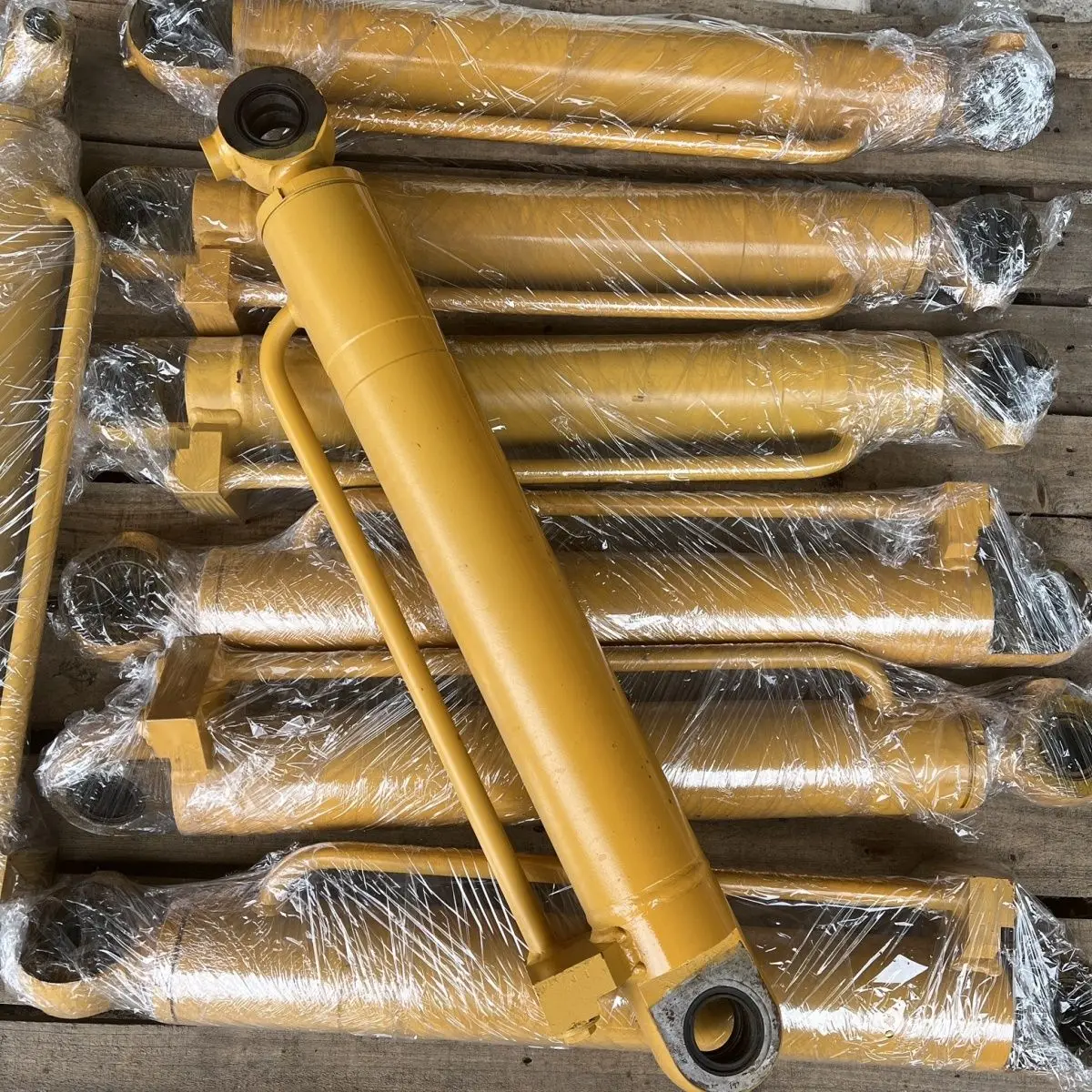 

Yuchai Yc20-8 Middle Arm Oil Cylinder Stick Oil Cylinder Original Excavator Hydraulic Cylinder