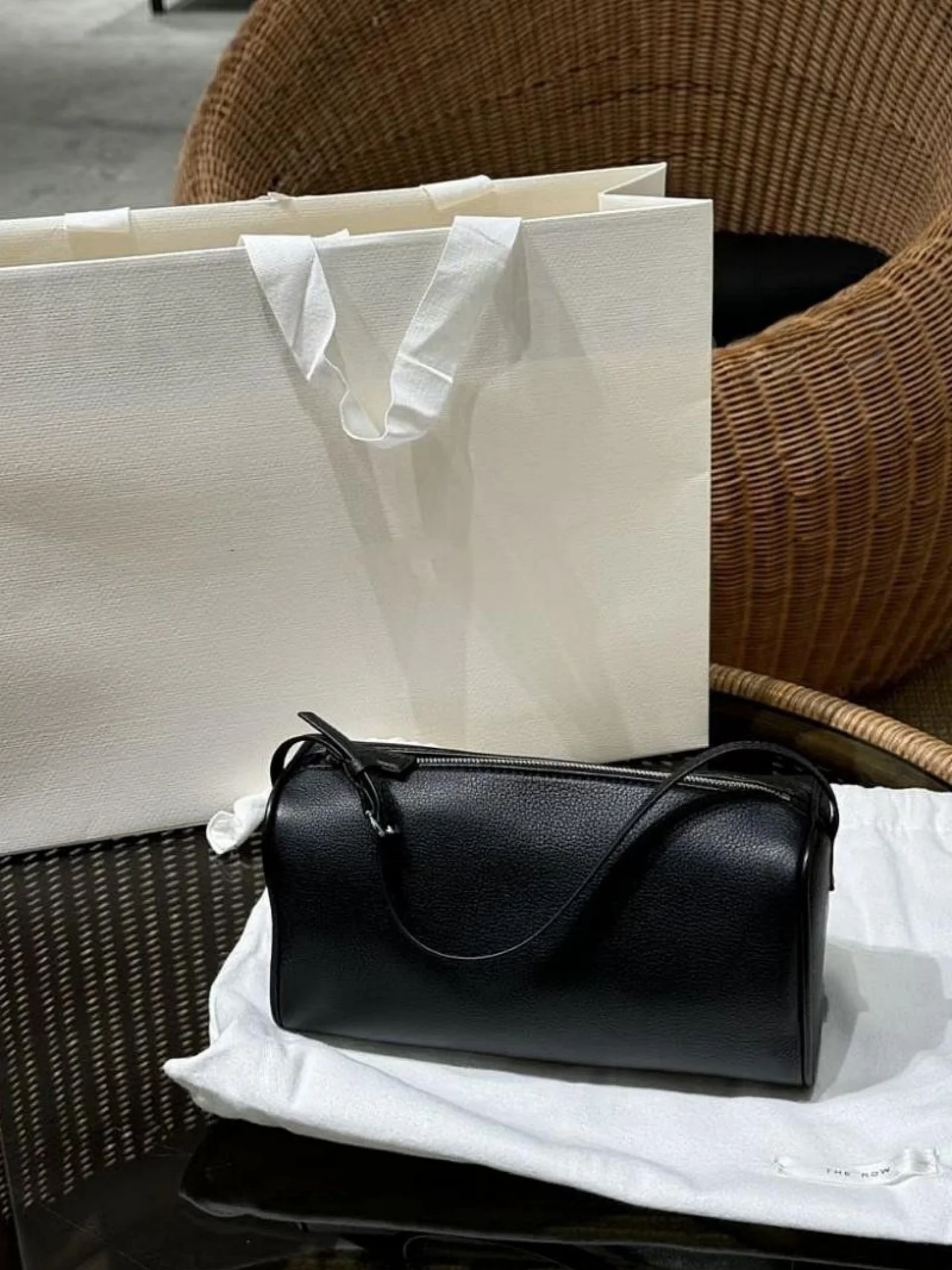 Elegant Black  Cylinder Handbag Women's Underarm Handbag Simple Pillow Style Crossbody Bag British Style Soft Cotton