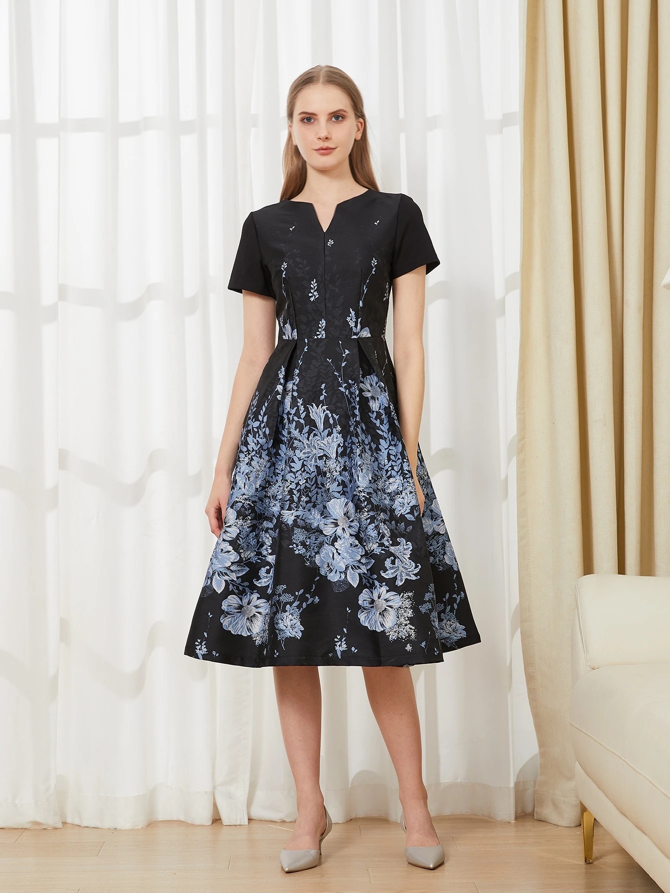 Abito a maniche corte a trapezio in vita jacquard nero con scollo a V di eleganza francese Data di pendolarismo Elegante Teadress dimagrante