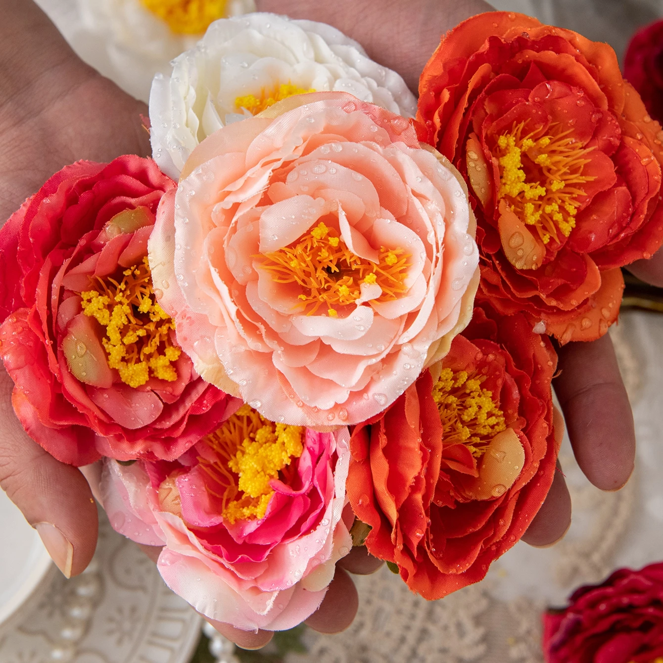 50/100 Stück Künstliche Blumen Seidenkamelien für Zuhause, Zimmer, Valentinstag, Garten, DIY Geschenkbox, Hochzeitskranz, Brautstrauß, Bestseller – Detail 5