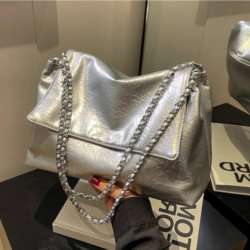 Fashion Oft Leather Large Capacity Tote Bag with Chain Strap Cover Design Crossbody Bag Spacious Shoulder Purse for Casual Use