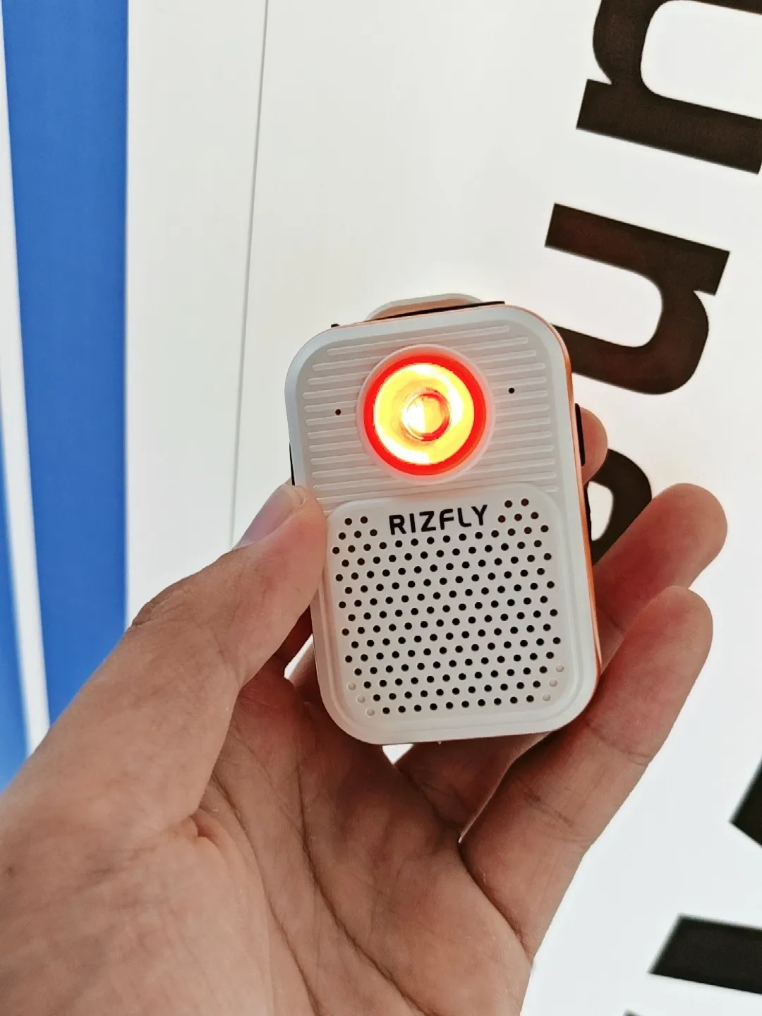 

Portable Clip-on Bluetooth Speaker 5W,IPX6 Waterproof,LED Torch,Magnetic Back Clip,Support TF Card & Hands-Free Call for Cycling