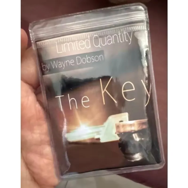 ウェイン・ドブソン ザ・キー・マジック・トリック - クローズアップマジシャン向けのプロ仕様ギミック（オンラインビデオ説明書付き）