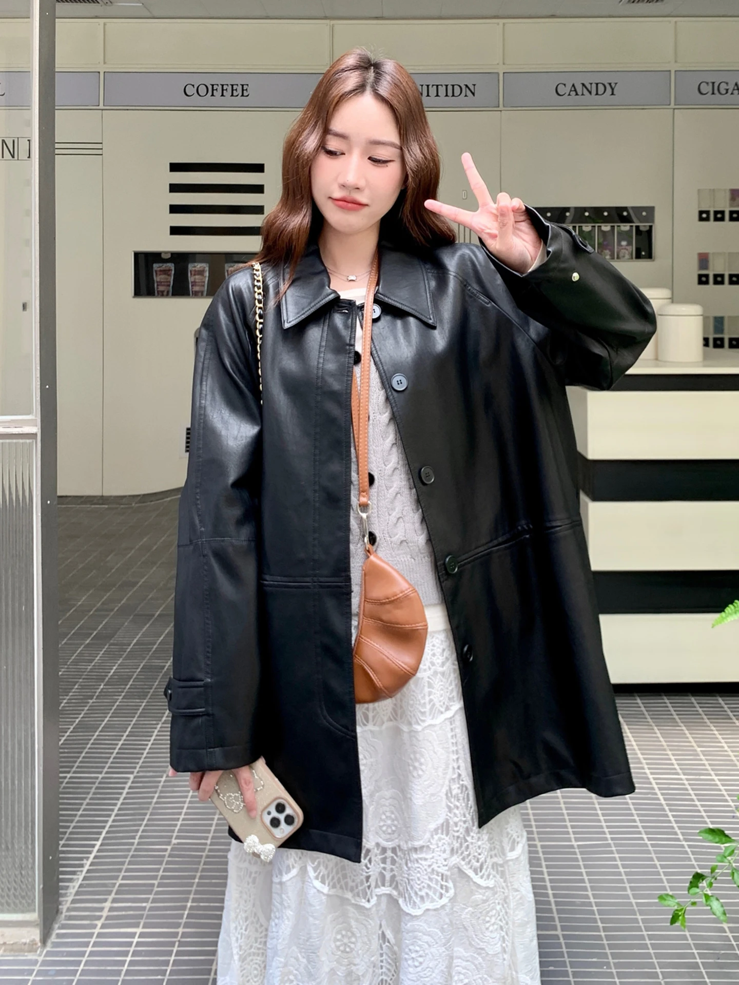 

Корейский свободный топ из искусственной кожи в стиле ретро, женский модный утягивающий весенне-осенний новый поступление, длинный свек для поездок на работу и ветер