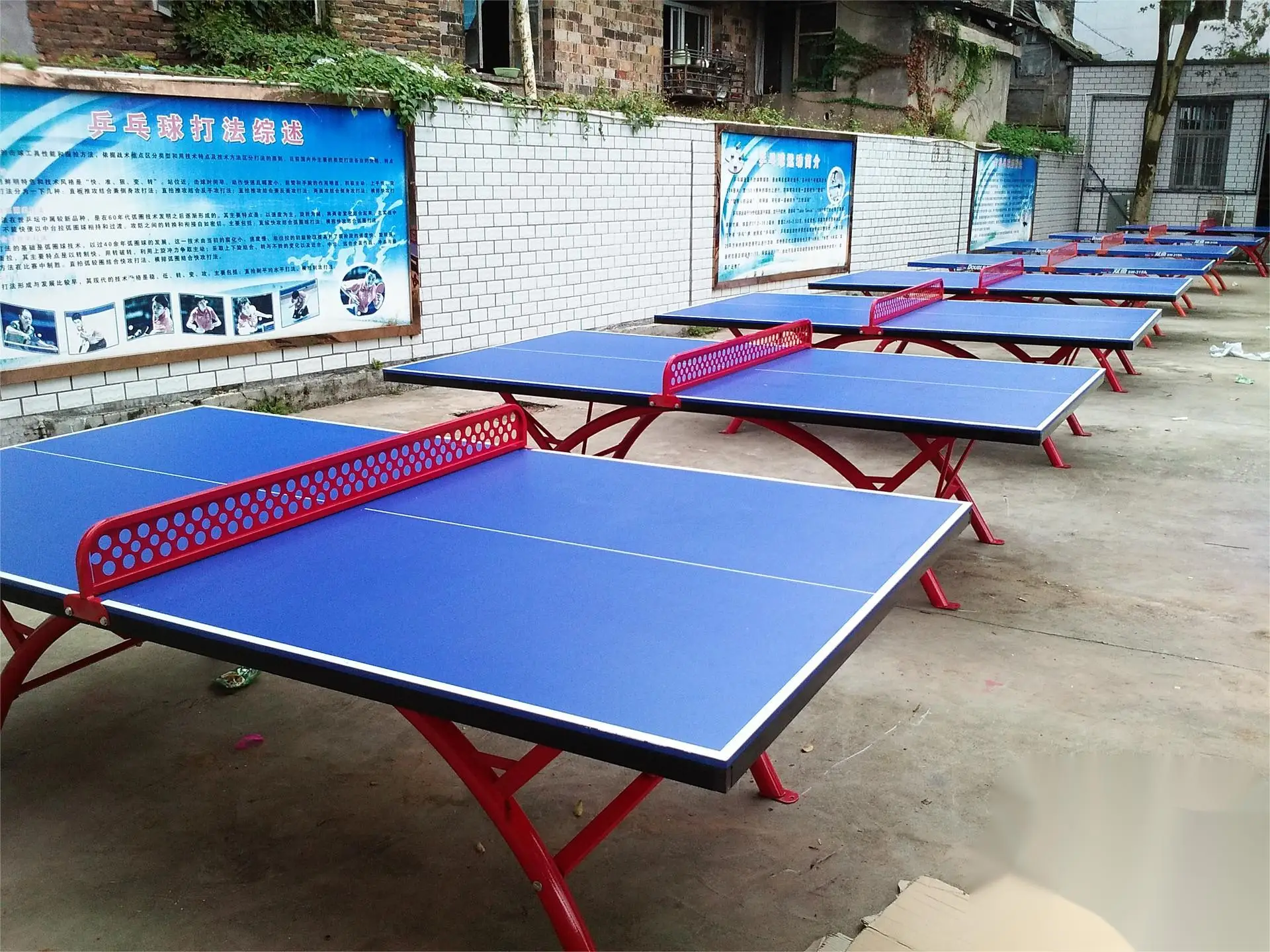 Fábrica de alta qualidade indoor ao ar livre usado mesa de tênis de mesa com rede de ping pong profissional e pós conjunto mesa de ping pong