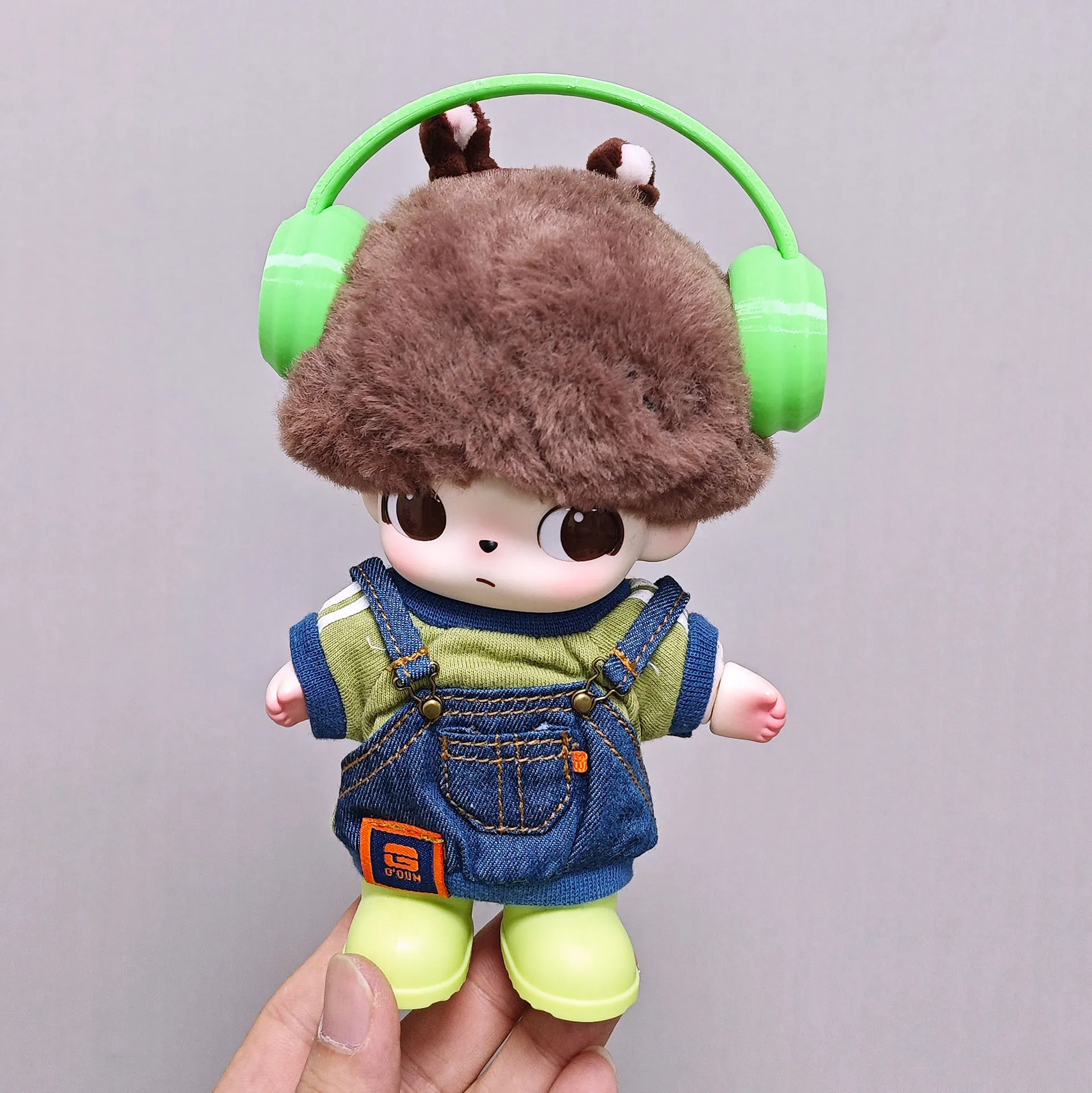 

Clothes for Denim 1st - 3rd Gen 15/17cm Labubu Outfit Denim Overalls Color Block Top Set Bucket Hat Neon Green Headphones Combo