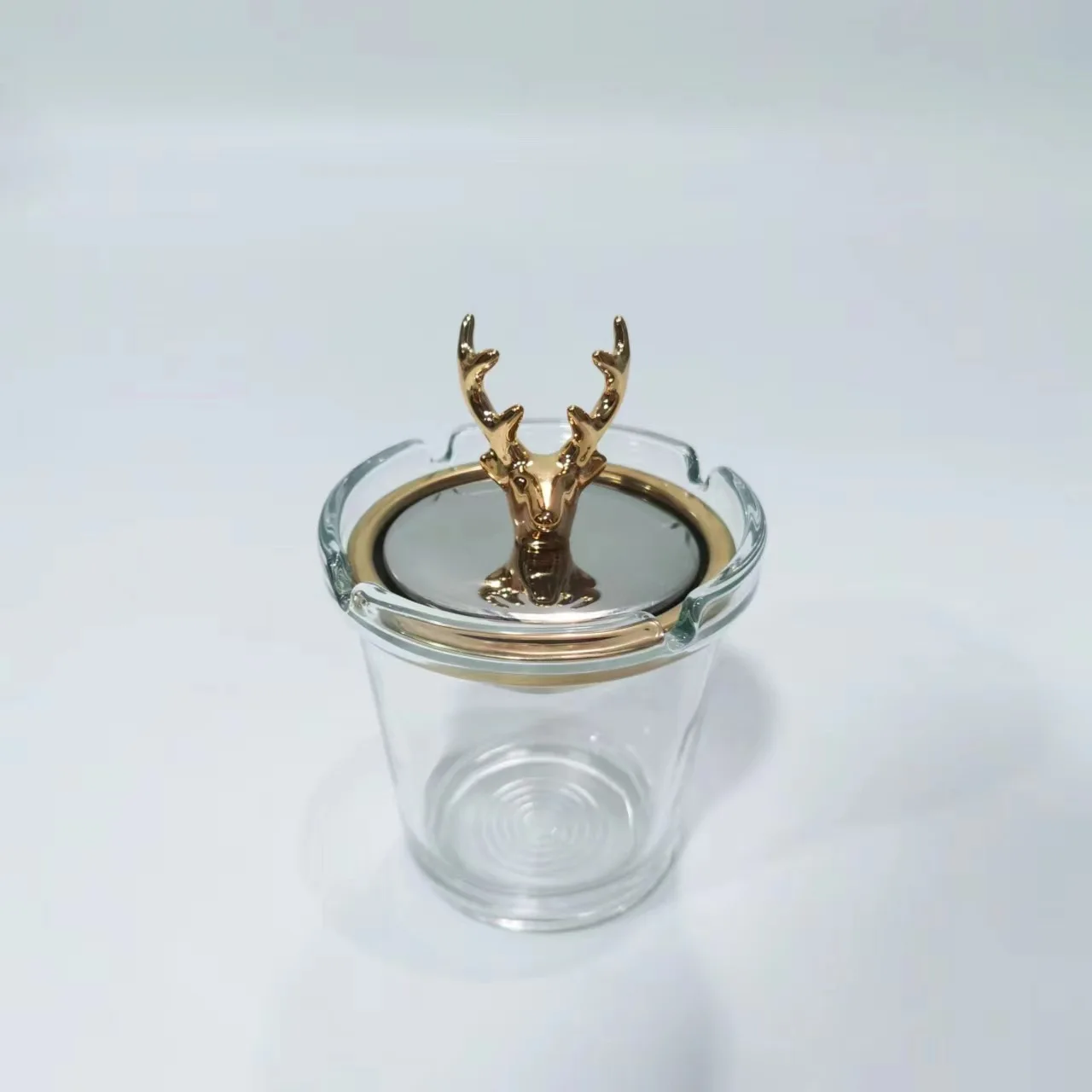 

Household Glass Funnel Ashtray Anti-fly Ash Windproof Ashtray Creative Deer Head Ashtray with Cover for Smoking Accessories