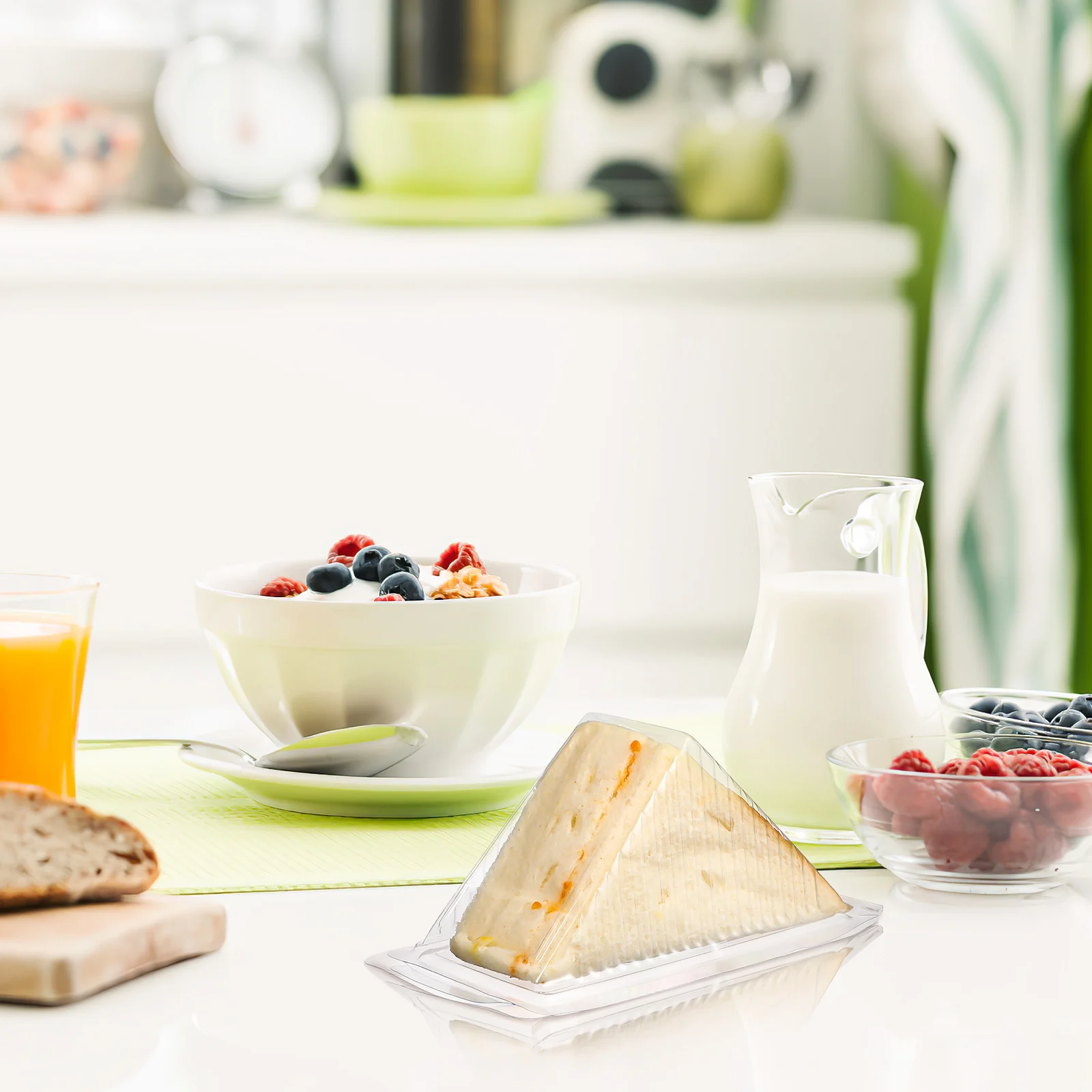 

50Pcs Sandwich Packing Box Plastic Transparent Triangle Containers Durable Safe Wedding Birthday Party Dessert Packaging