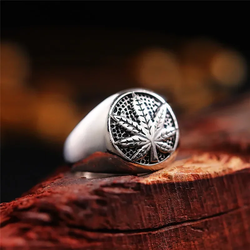 2024 Antique Silver Color Maple Leaf Band Ring for Women/Men Metallic Style Simple Stylish Finger Accessories Couple Jewelry